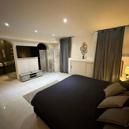 Les Champs Elysees-125M2 Modern And Spacious Париж Екстериор снимка